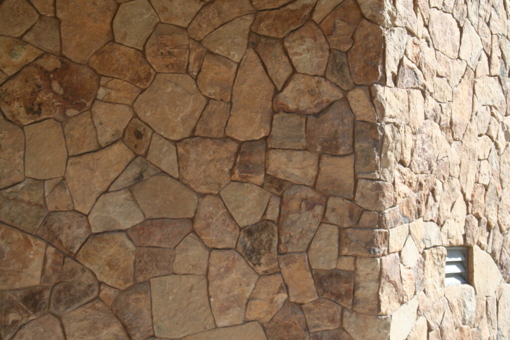 close up of the cut stone veneer