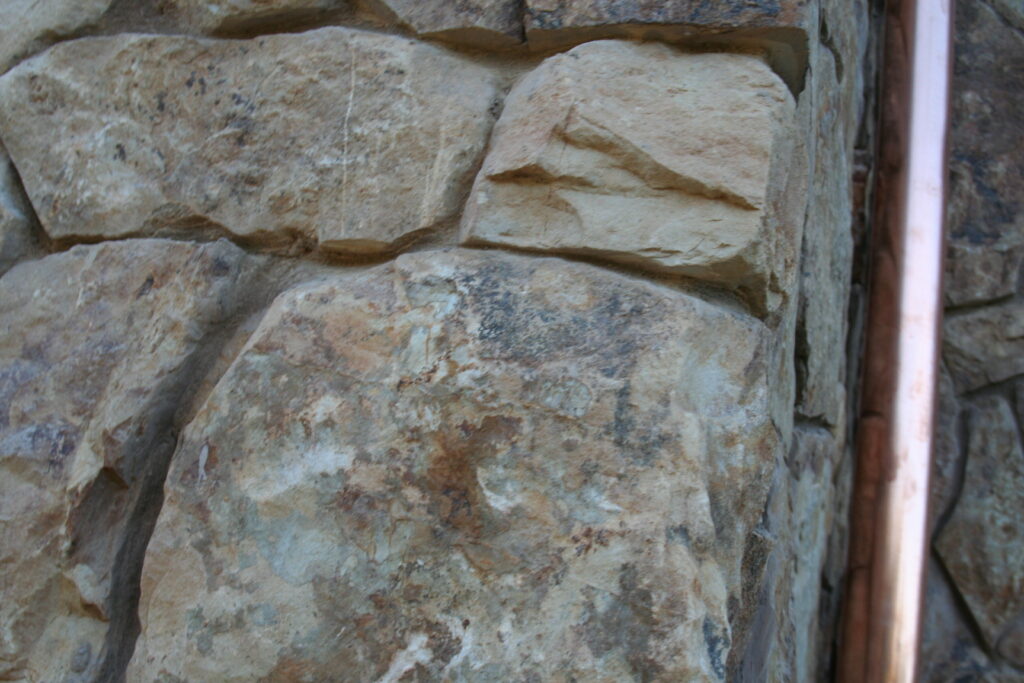 close up of the cut stone veneer